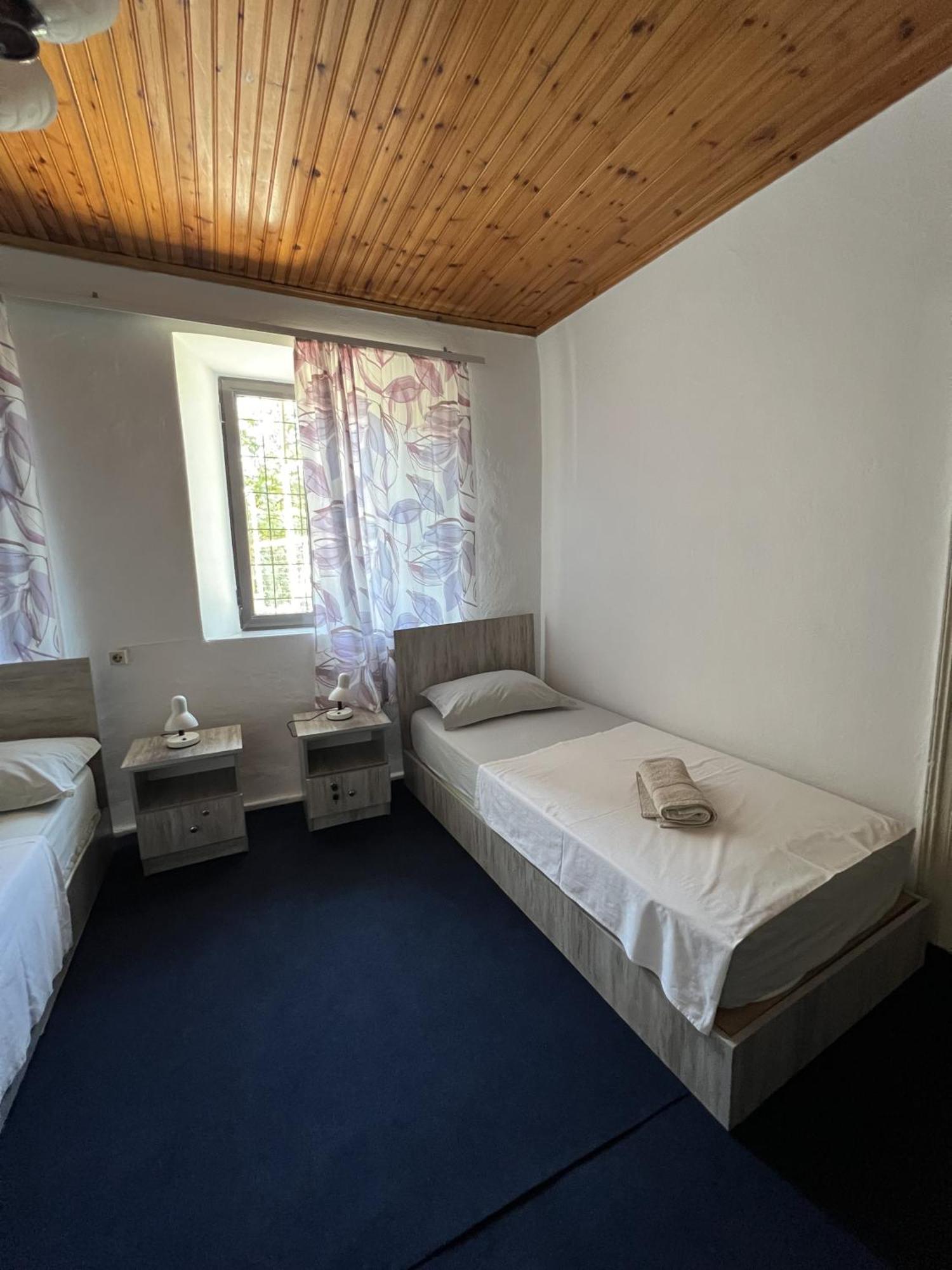 Onetwosleep Guesthouse Shkodra Exterior foto