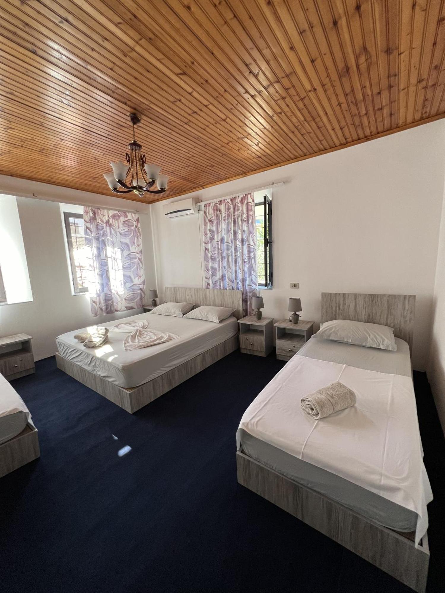 Onetwosleep Guesthouse Shkodra Exterior foto